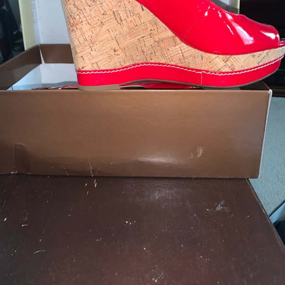 Shoes - Picture 2 of 3